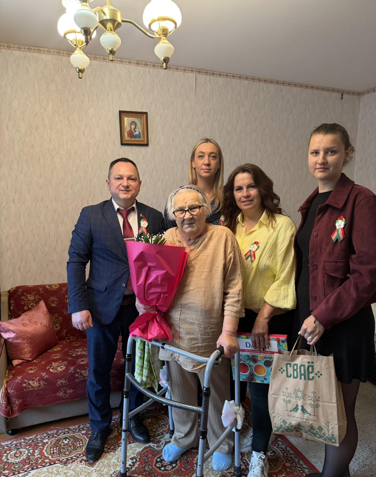 Поздравление ветерана  с 81-й годовщиной Великой победы
